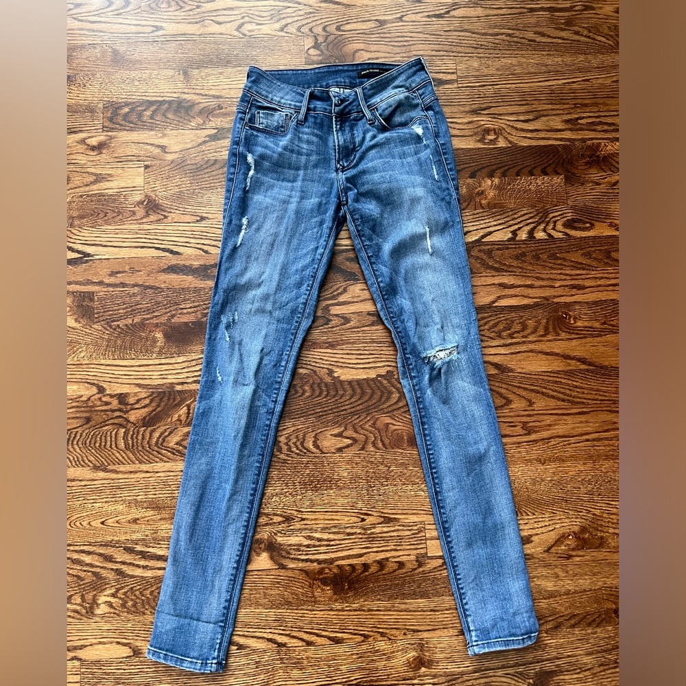 Black Orchid Los Angeles, mid rise, distressed, blue jeans